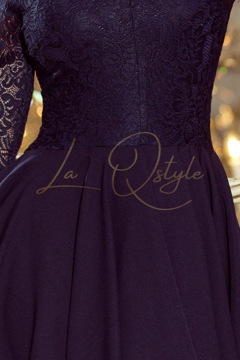 Sukienka z dłuższym tyłem z koronkowym dekoltem GRANATOWA