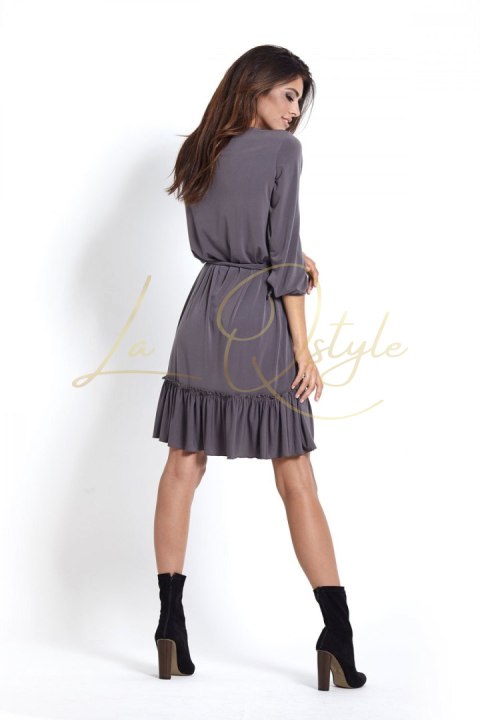 Minimalistyczna sukienka o luźnym kroju z falbaną GRAFITOWA