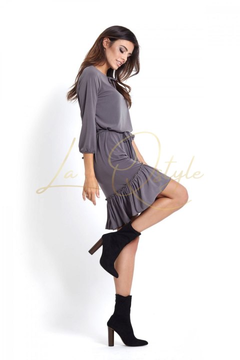 Minimalistyczna sukienka o luźnym kroju z falbaną GRAFITOWA