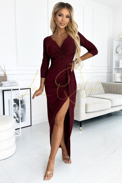 Błyszcząca długa sukienka z dekoltem i rozcięciem na nodze BORDOWA z brokatem