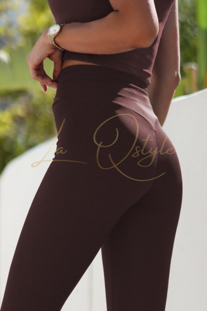 Czekoladowe elastyczne legginsy push-up Wish
