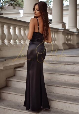 NARIN sukienka satynowa dopasowana z rozcięciem CZARNA