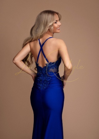 BENEDICTE dopasowana sukienka rybka z odkrytymi plecami i koronką CHABROWA