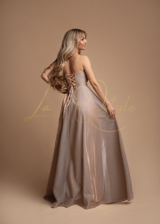 CLAIRE długa błyszcząca sukienka z rozcięciem i gorsetem księżniczka RÓŻOWA