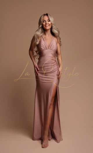 FLAVIE dopasowana satynowa sukienka z podwójnymi ramiączkami PUDROWY RÓŻ