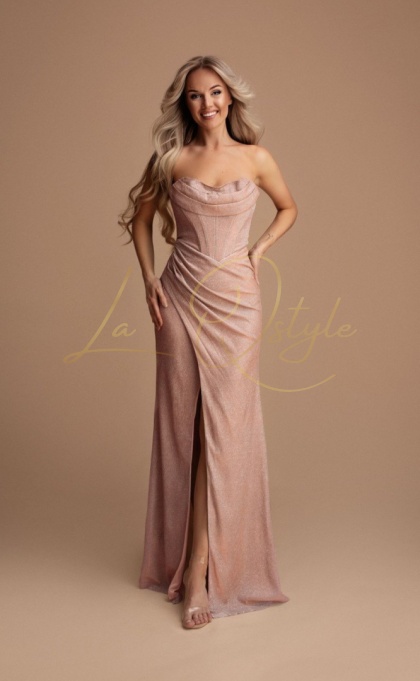 LYNA dopasowana błyszcząca sukienka z rozcięciem i gorsetem RÓŻOWA