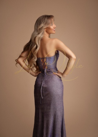 LYNA dopasowana błyszcząca sukienka z rozcięciem i gorsetem SREBRNO - NIEBIESKO - AMARANTOWA