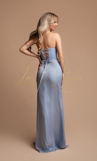 PENELOPE dopasowana, satynowa sukienka z gorsetem i rozcięciem na nogę BŁĘKITNA