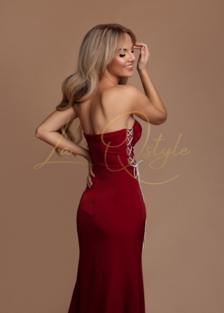 LUDIVINE dopasowana sukienka z gorsetem i ozdobnym wiązaniem CZERWONA