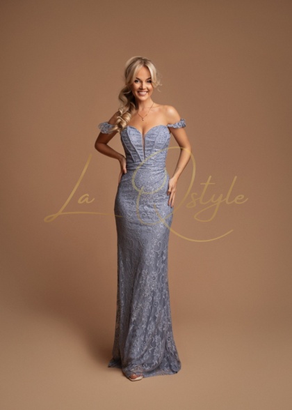 BRIGITTE gorsetowa koronkowa sukienka z hiszpańskim dekoltem zdobiona kryształkami ZIMNY NIEBIESKI