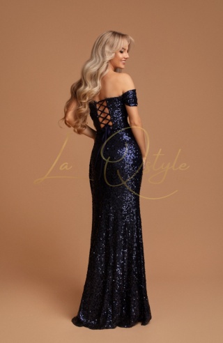 ROXANNE dopasowana cekinowa sukienka z hiszpańskim dekoltem GRANATOWA