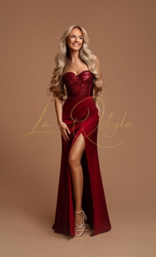 CASSANDRA satynowa dopasowana sukienka z cekinowym gorsetem WIŚNIA