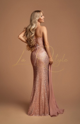 SUZIE dopasowana cekinowa sukienka z gorsetem i trenem PUDROWY RÓŻ