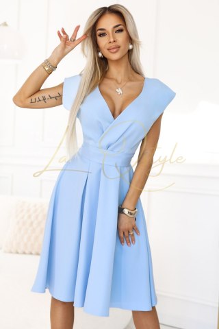 SCARLETT rozkloszowana sukienka midi z kopertowym dekoltem i paskiem BŁĘKITNA