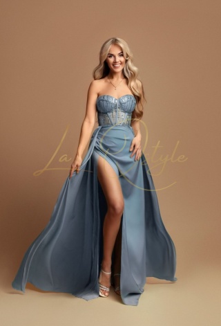 JOANA satynowa długa rozkloszowana sukienka z błyszczącym gorsetem ZIMNY NIEBIESKI