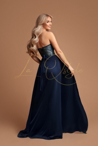 JOANA satynowa długa rozkloszowana sukienka z błyszczącym gorsetem GRANATOWA