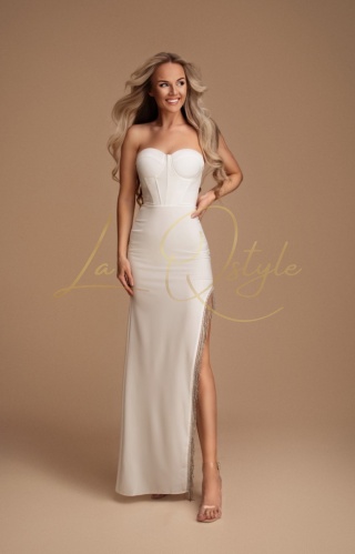 LIVIA dopasowana sukienka z gorsetem i zdobionym rozcięciem ECRU