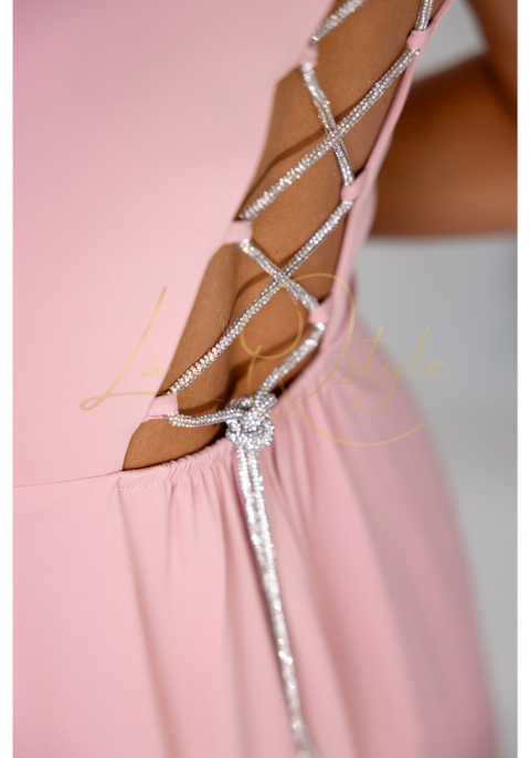 Gładka sukienka z ozdobnym wiązaniem na plecach PUDROWY RÓŻ