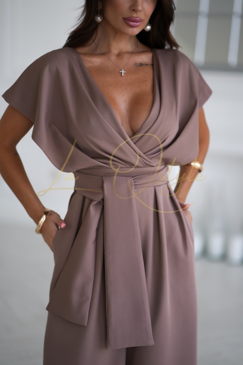 Kombinezon z zakrytymi ramionami CAMEL