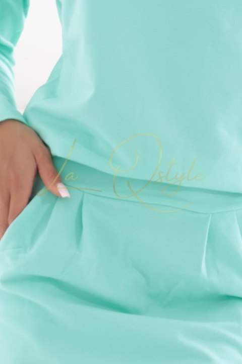 Dresowa sukienka z długim rękawem i kieszeniami - wygodny fason z dekoltem na plecach MIĘTOWA