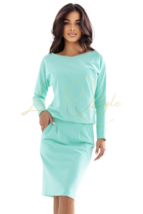 Dresowa sukienka z długim rękawem i kieszeniami - wygodny fason z dekoltem na plecach MIĘTOWA