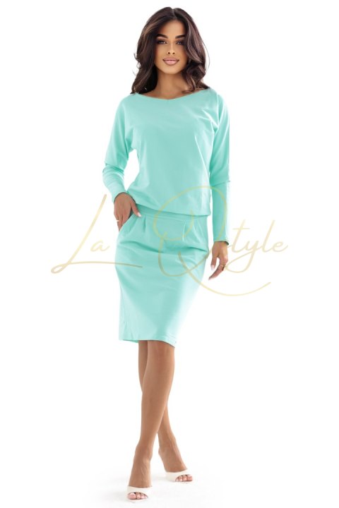 Dresowa sukienka z długim rękawem i kieszeniami - wygodny fason z dekoltem na plecach MIĘTOWA