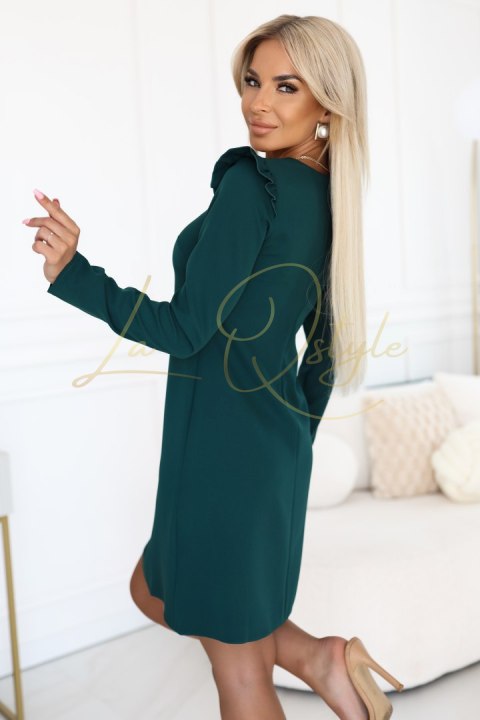 Elegancka trapezowa sukienka z falbankami na ramionach BUTELKOWA ZIELEŃ