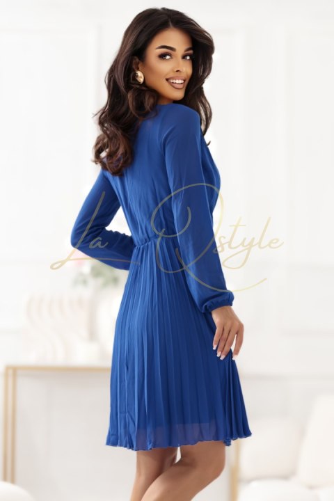 Elegancka plisowana sukienka z dekoltem i długim rękawkiem CHABROWA