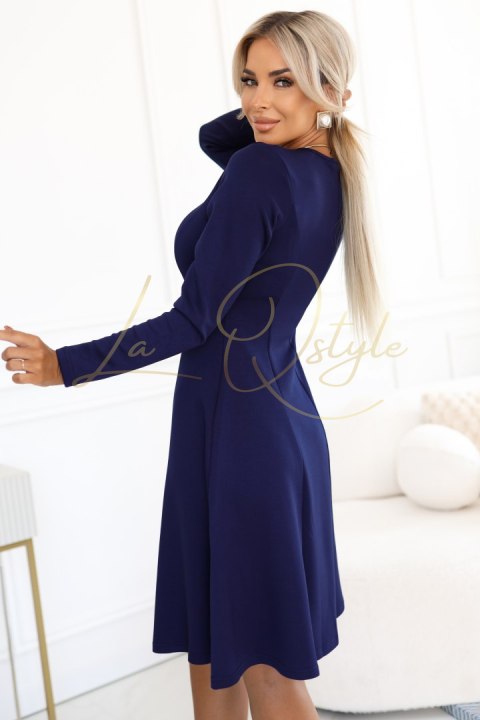 Wygodna trapezowa sukienka z długim rękawkiem GRANATOWA