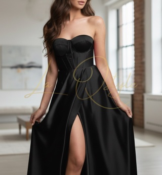 EMMA długa sukienka satynowa z rozcięciem i gorsetem CZARNA