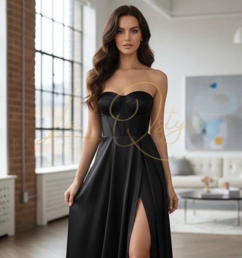 Długa sukienka satynowa z rozcięciem i gorsetem CZARNA