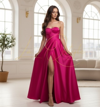 EMMA długa sukienka satynowa z rozcięciem i gorsetem FUKSJA