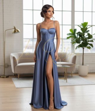 EMMA długa sukienka satynowa z rozcięciem i gorsetem ZIMNY NIEBIESKI