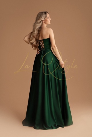 LINA długa satnowa sukienka z rozcięciem i ozdobnym gorsetem BUTELKOWA ZIELEŃ