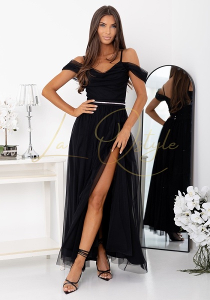 KIARA długa tiulowa sukienka z opadającymi ramionami i paskiem CZARNA