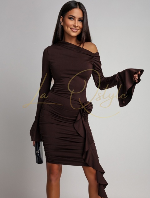 Elegancka krótka sukienka z długim rękawem CZEKOLADOWA