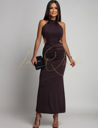 INDIA dopasowana długa sukienka z dekoltem halter i odkrytymi plecami CZEKOLADOWA