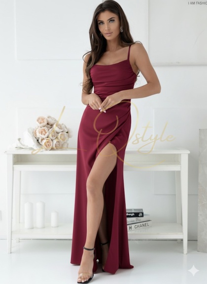 SYLIA dopasowana, gładka sukienka z rozcięciem BORDOWA