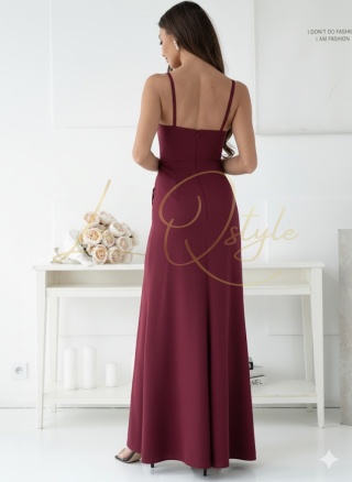 SYLIA dopasowana, gładka sukienka z rozcięciem BORDOWA