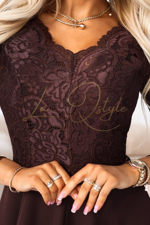 Elegancka długa koronkowa suknia z dekoltem CZEKOLADOWA