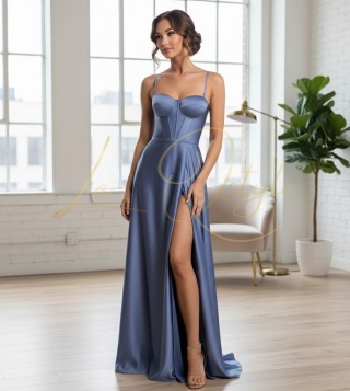 EMMA długa sukienka satynowa z rozcięciem i gorsetem ZIMNY NIEBIESKI
