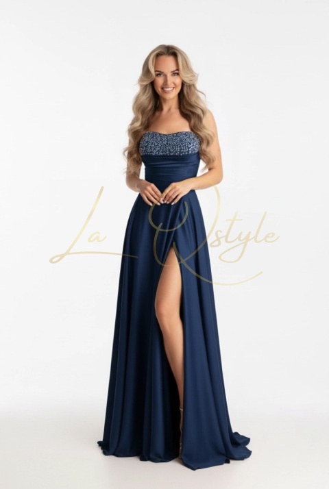 Długa satnowa sukienka z rozcięciem i ozdobnym gorsetem GRANATOWA