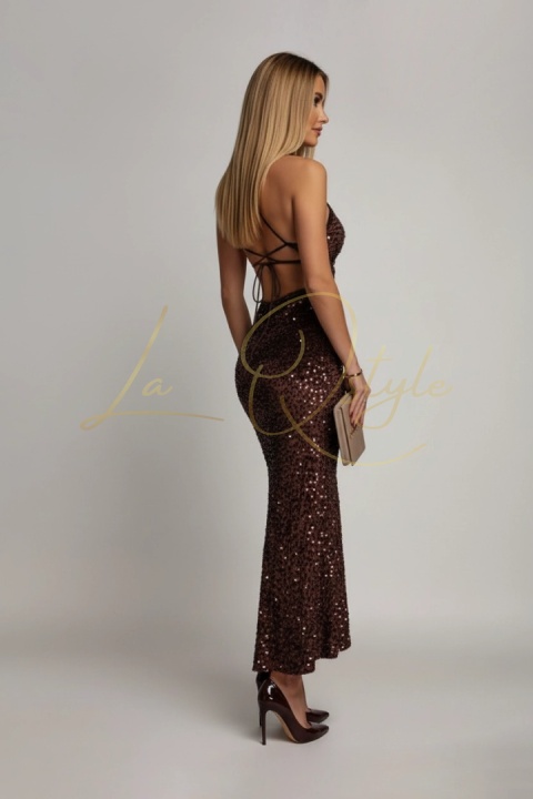 Midi sukienka cekinowa na ramiączkach z wiązaniem na plecach CZEKOLADOWA