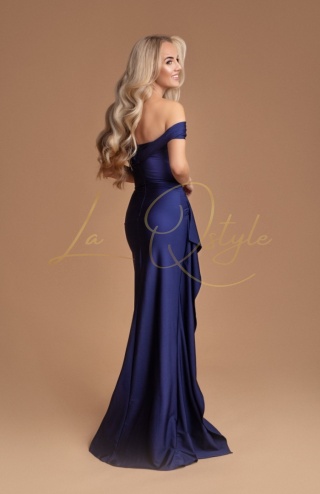 MAGALIE dopasowana sukienka z gorsetem, marszczeniami i opadającymi ramionami GRANATOWA