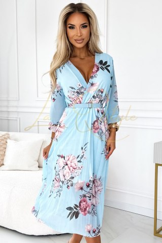 448-3 YUNA Plisowana sukienka midi z dekoltem i paskiem - RÓŻE na błękitnym tle