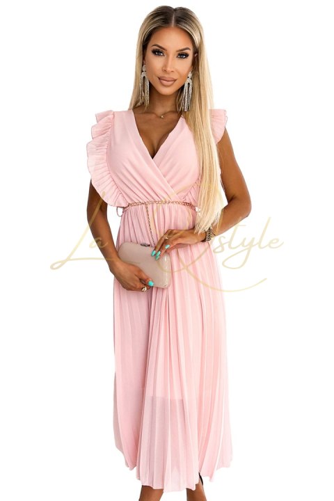 GIORGIA Plisowana sukienka z falbankami, dekoltem i złotym łańcuszkiem - BRZOSKWINIOWA