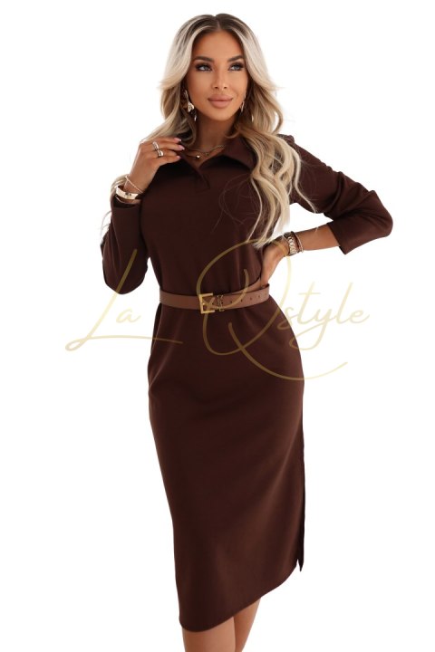 649-1 Elegancka sukienka midi z kołnierzykiem i rozcięciem z boku - czekoladowa