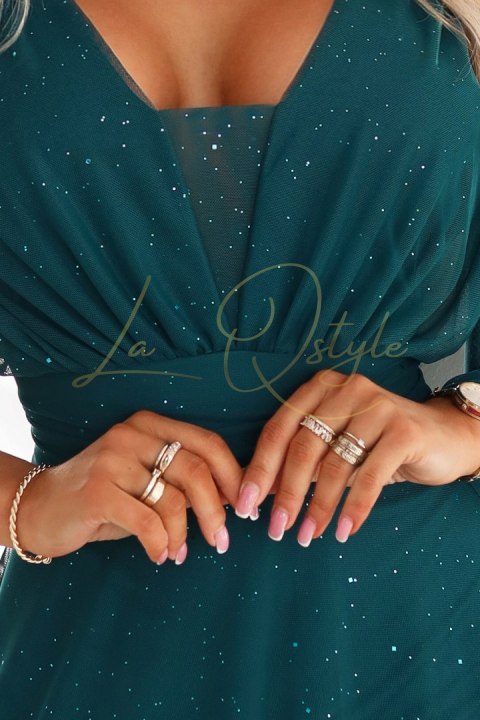 Długa połyskująca sukienka plus size z dekoltem i transparentnym rękawkiem BUTELKOWA ZIELEŃ