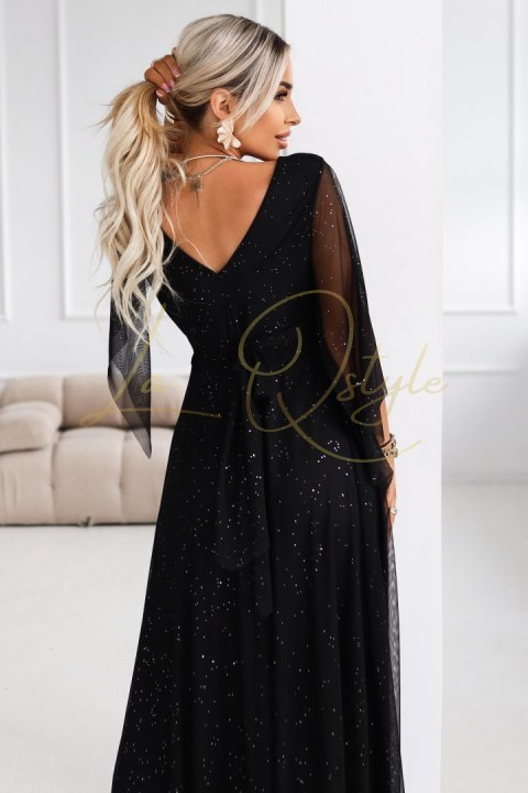 Długa połyskująca w świetle suknia z dekoltem i transparentnym rękawkiem CZARNA
