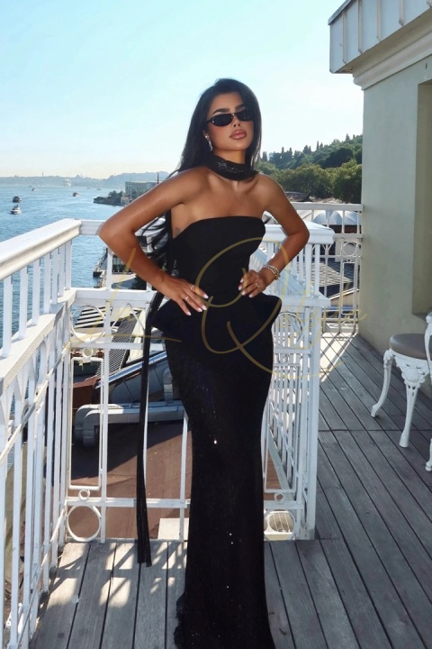 Wieczorowy set z gorsetem, cekinową długą spódnicą i szarfą na szyję CZARNY